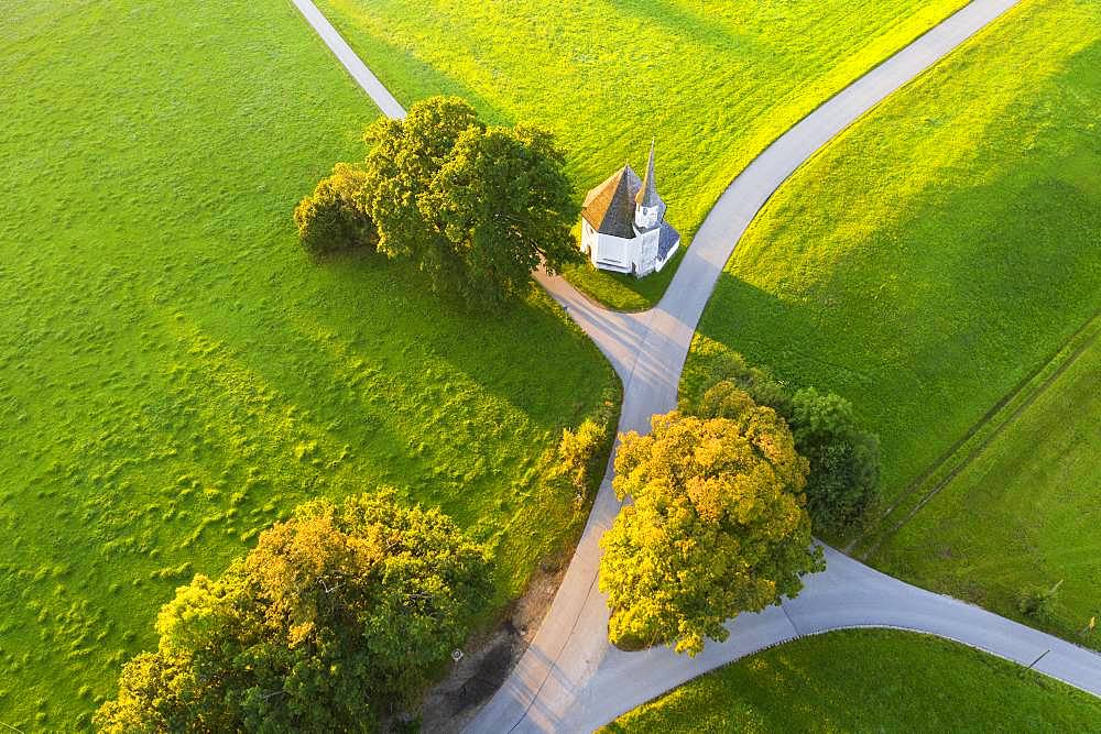 Chapel of St. Leonhard in Harmating, near Egling, Toelzer Land, aerial view, Upper Bavaria, Bavaria, Germany, Europe