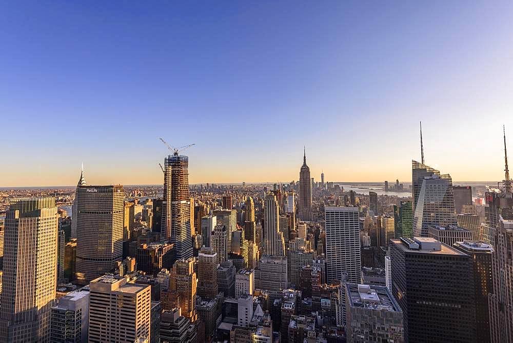 View of Midtown and Downtown Manhattan and Empire State Building from Top of the Rock Observation Center, Rockefeller Center, Manhattan, New York City, New York State, USA, North America