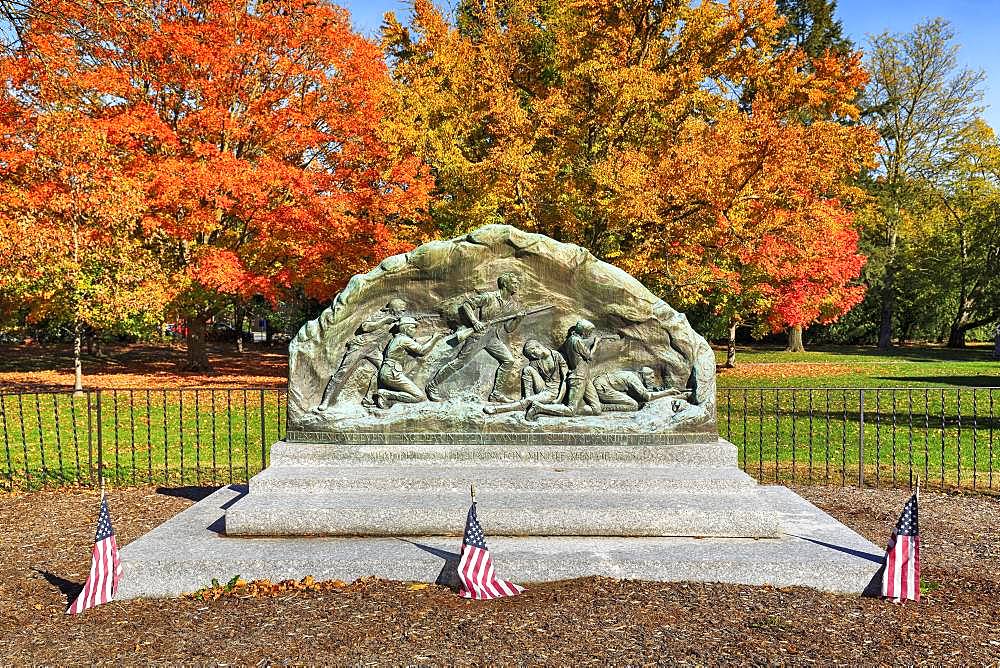 Tomb monument to the American War of Independence, Lexington Battle Green, Lexington, Massachusetts, USA, North America