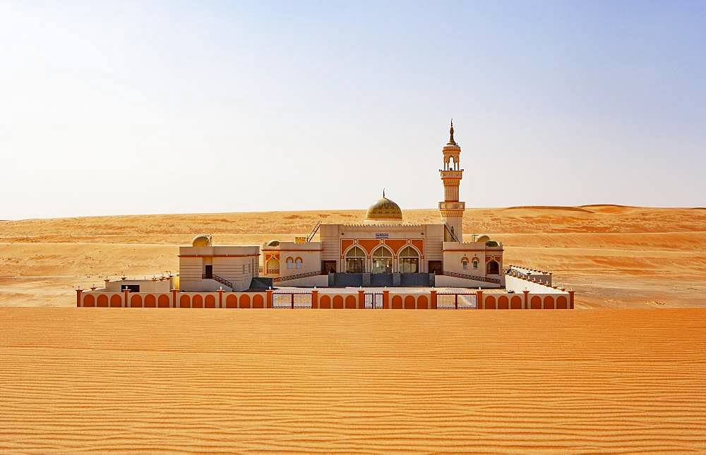 Mosque in the desert, desert Rimal Wahiba Sands, Oman, Asia