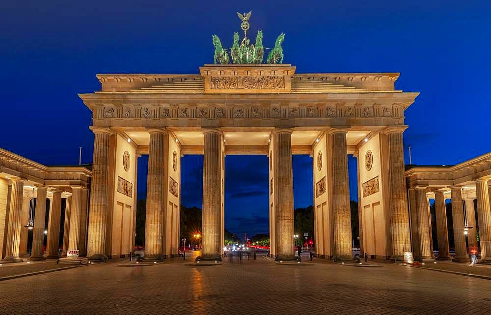 Brandenburg Gate with Quadriga at dusk, Pariser Platz, Berlin, Germany, Europe