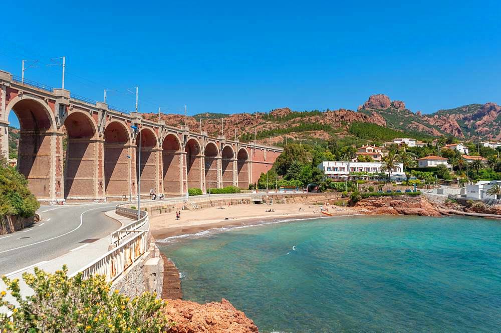 Railway viaduct in front of the Massif de l'Esterel, Antheor, Var, Provence-Alpes-Cote d'Azur, France, Europe