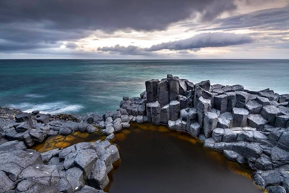 Coastal basalt cliffs, basalt columns, Blackhead, Dunedin, Otago, South Island, New Zealand, Oceania