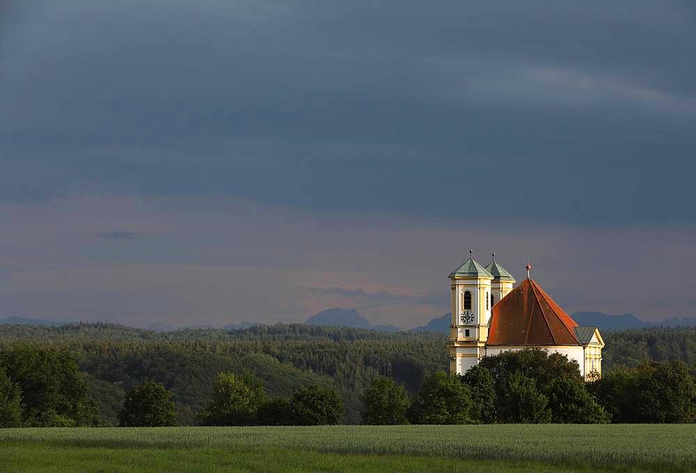 Church Marienberg above the Salzach valley, evening light, thunderstorm atmosphere, Burghausen, Upper Bavaria, Bavaria, Germany, Europe