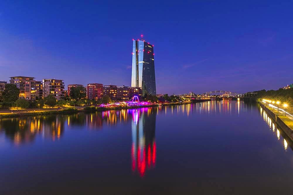 European Central Bank ECB, in front of it brightly lit up the summer shipyard, the international theatre festival on the banks of the Main, Frankfurt am Main, Hesse, Germany, Europe