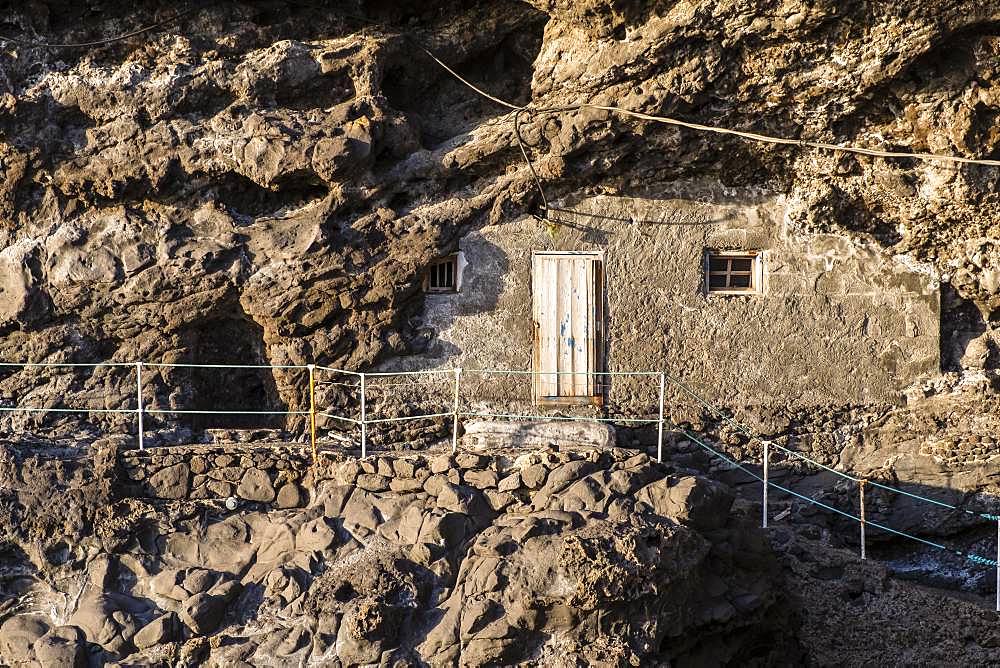 Cave dwelling on the cliffs near Puntagorda, Puerto de Puntagorda, Atlantic Ocean, La Palma, Canary Islands, Canary Islands, Spain, Europe