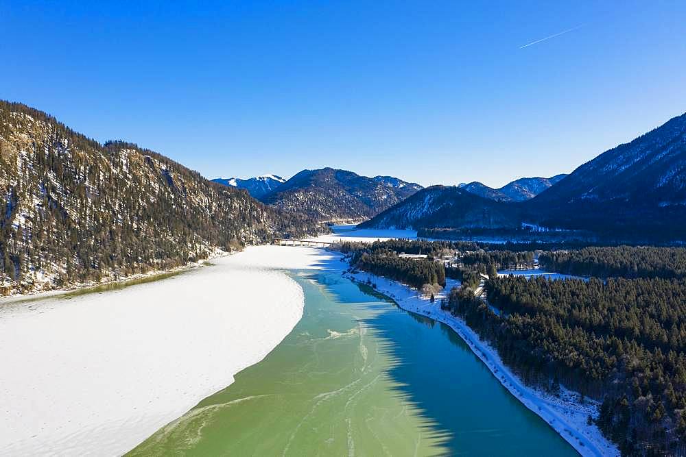 Isar, tributary of the Sylvensteinsee, aerial view, Lenggries, Isarwinkel, Upper Bavaria, Bavaria, Germany, Europe