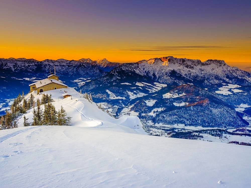 Eagle's Nest at dusk, back right the Untersberg, winter landscape, Berchtesgaden National Park, Berchtesgaden Alps, Schoenau am Koenigssee, Berchtesgadener Land, Upper Bavaria, Bavaria, Germany, Europe