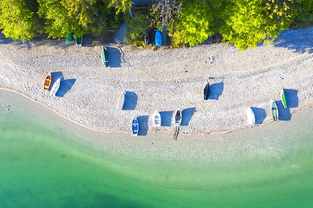 Boats on the south shore of Lake Walchensee from above, near Kochel am See, drone shot, Upper Bavaria, Bavaria, Germany, Europe