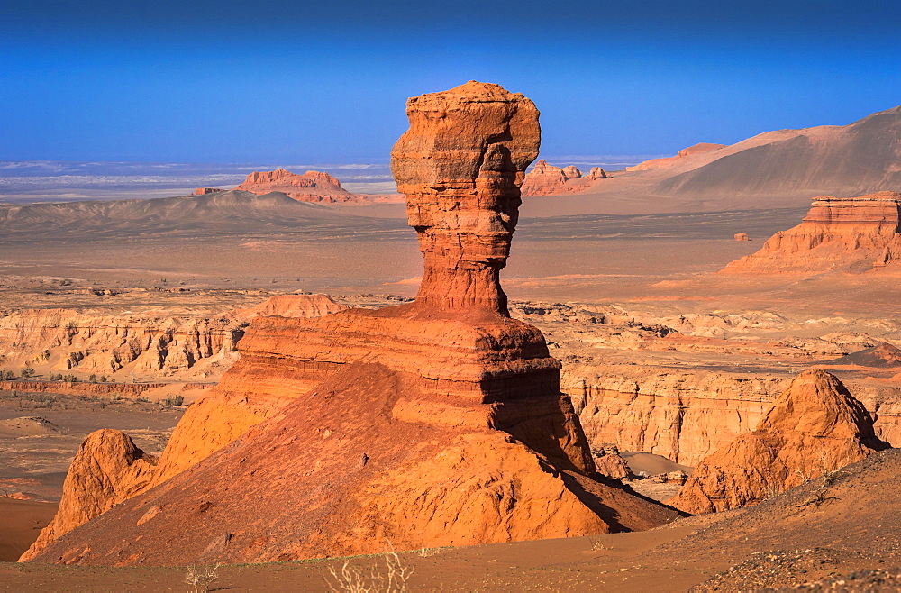 Khermen Tsav, spectacular rock formations, rock needle, Umnogobi province, Mongolia, Asia