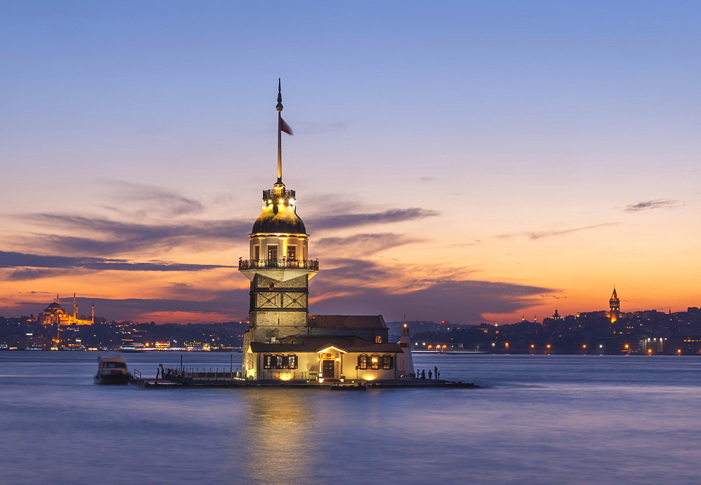 Lighthouse, Leander's Tower or Girls' Tower, Kiz Kulesi, at sunset, island in the Bosporus, Ueskuedar, Istanbul, Turkey, Asia