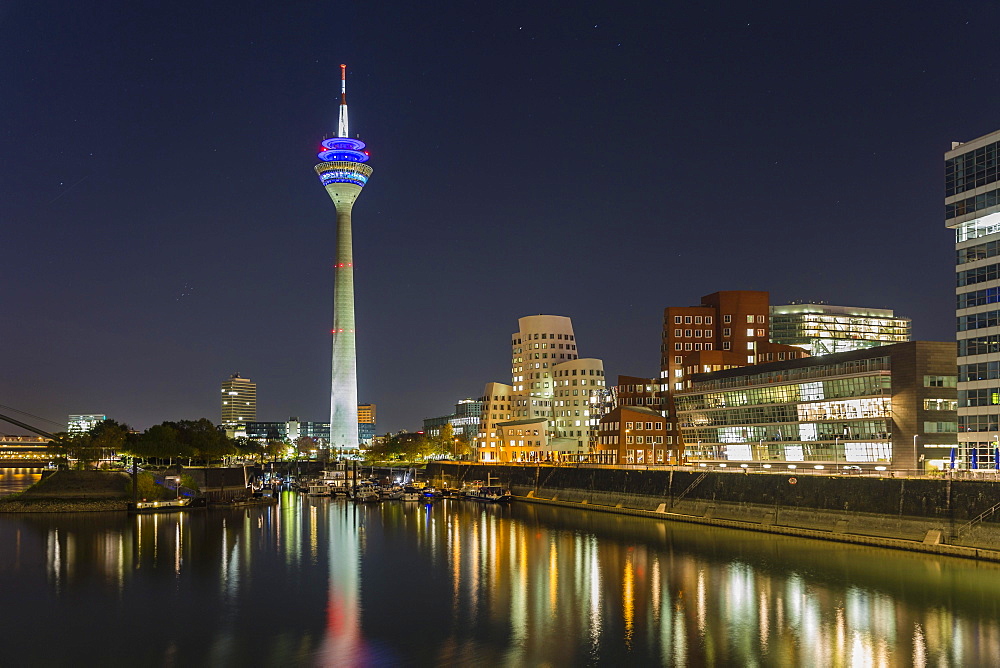 Night shot, marina in the Media Harbour, Rhine Tower, Gehry Bauten, Duesseldorf, North Rhine-Westphalia, Germany, Europe