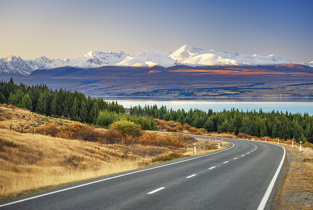 Road to Mount Cook at Lake Pukaki, Mount Cook Road Area, Tekapo, Twizel, Canterbury, New Zealand, Oceania