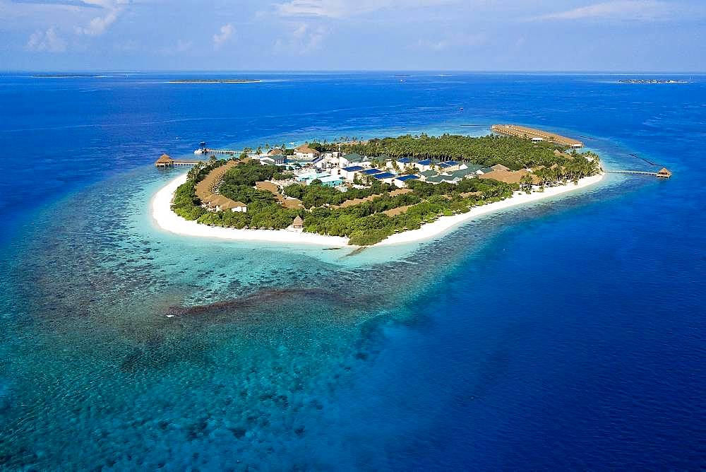 Bird's eye view, Maldives island with coral reef, Filaidhoo, Raa Atoll, Maldives, Asia