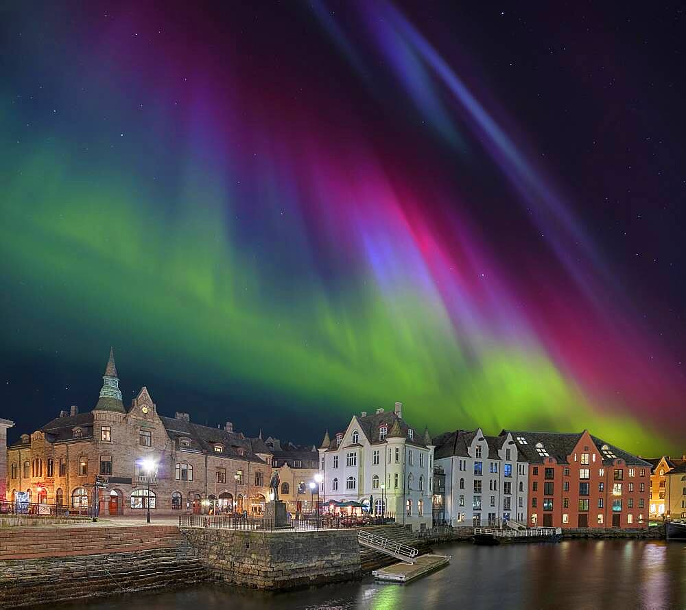 Alsesund Port Northern Lights Norway