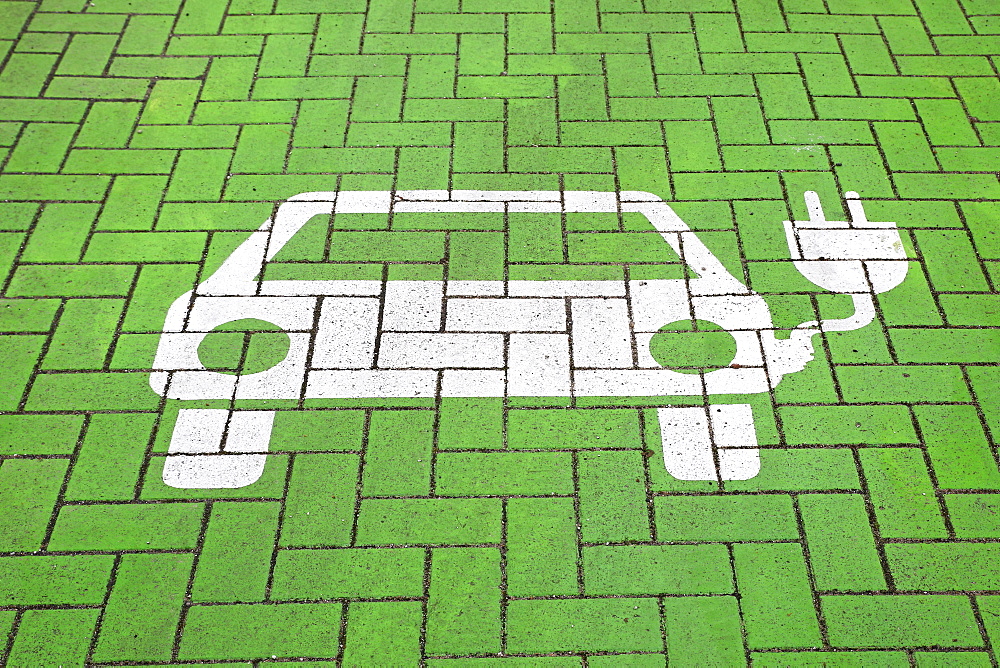 Parking for electric cars at a charging station, symbol on the ground at a charging station, Norderstedt, Schleswig-Holstein, Germany, Europe