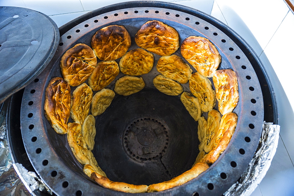 Traditional oven with bread, old town of Jeddah, Saudi Arabia, Asia