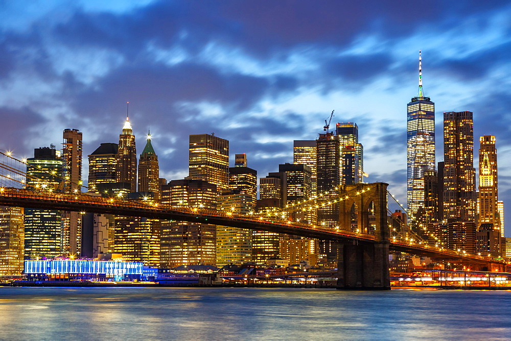 Skyline night city Manhattan Brooklyn Bridge evening America World Trade Center WTC in the, New York City, USA, North America