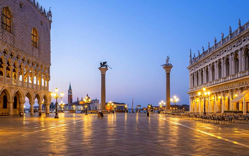 Doge's Palace at morning mood, St. Mark's Square, Venice, Veneto, Italy, Europe