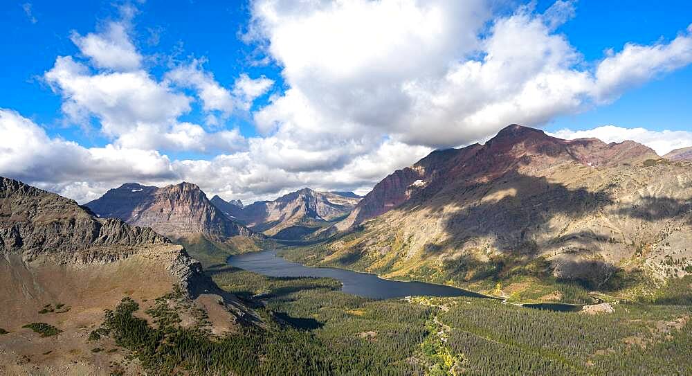 View of Two Medicine Lake, mountain peaks Rising Wolf Mountain and Sinopah Mountain, hiking trail to Scenic Point, Glacier National Park, Montana, USA, North America