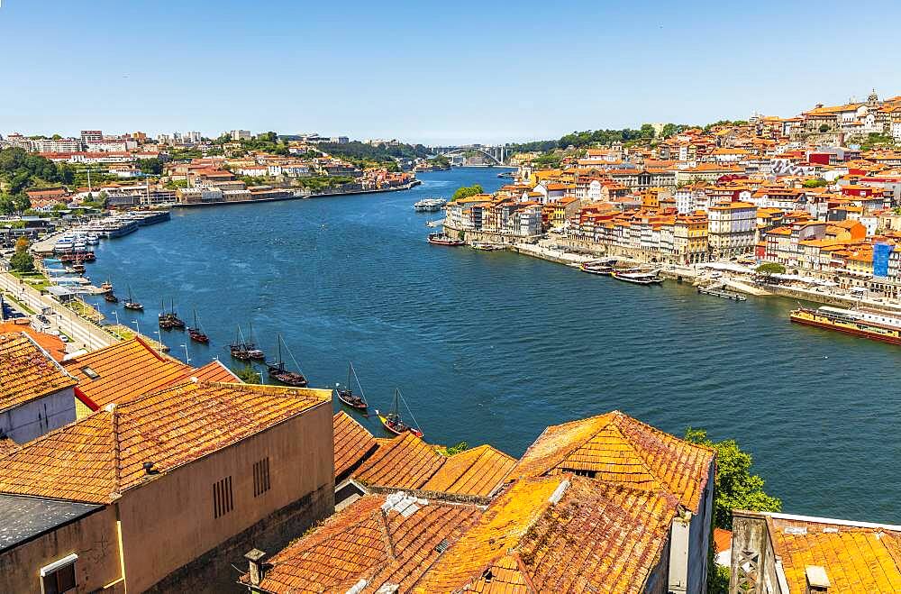 Old architecture of Porto and Vila Nova de Gaia, North Region, Portugal, Europe