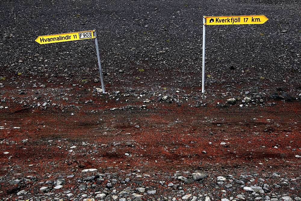 Signpost Hvannalindir and Kverkfjoell, Track, Lava desert Krepputunga, Highland track Austurleio, Asturleid, F 910, Highlands, Central Iceland, Iceland, Europe