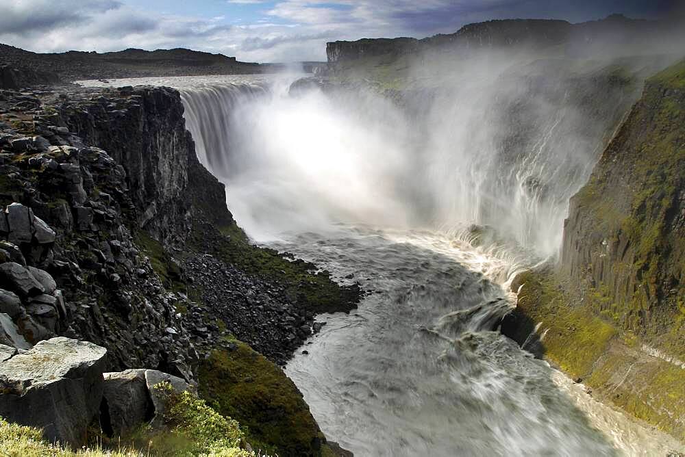 Waterfall, Spray, Break-off edge, Dettifoss, North Iceland, Highland, Iceland, Europe