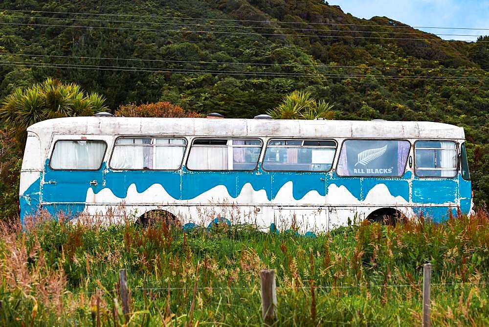 Old bus, Karamea, Buller District, West Coast, South Island, New Zealand, Oceania