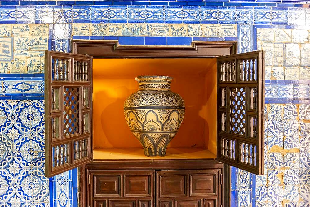 Vase and Azulejo Tiles, Palacio de la Condesa de Lebrija, Seville, Andalusia, Spain, Europe