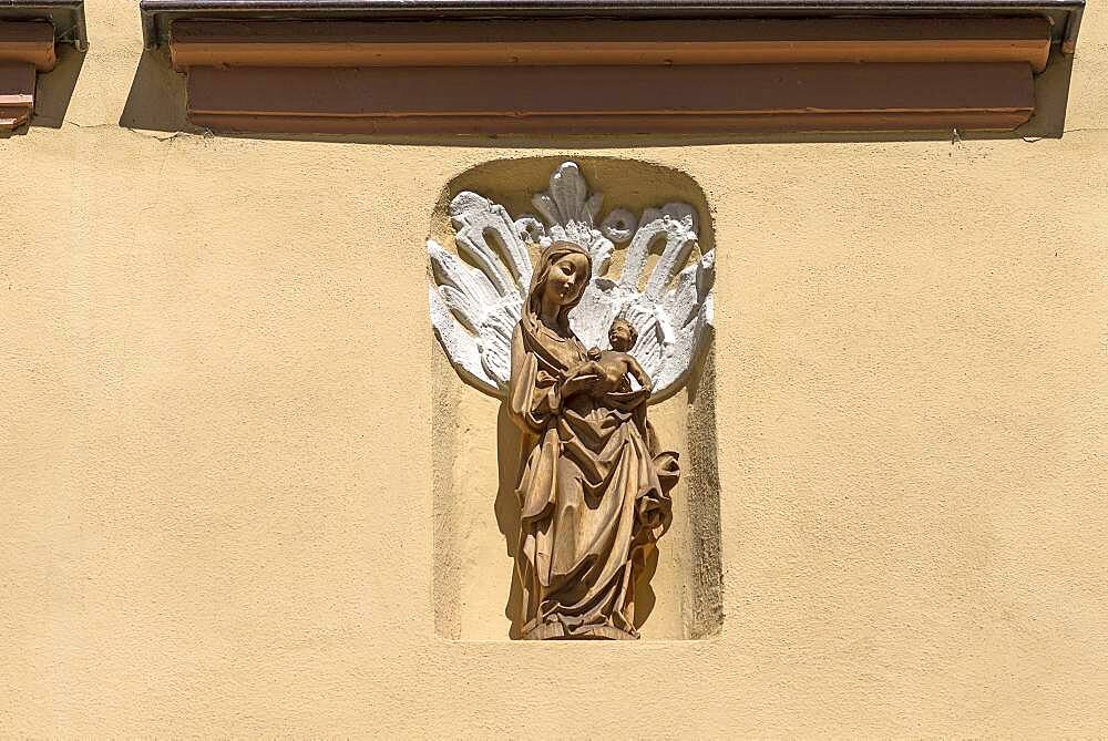 Figure of the Virgin Mary on a residential house, Bamberg, Upper Franconia, Bavaria, Germany, Europe