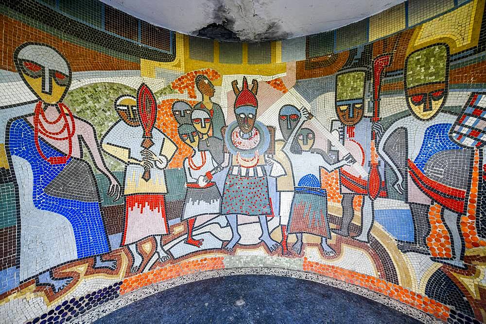 Wall mural in the Benin National Museum in the Royal gardens, Benin city, Nigeria, Africa