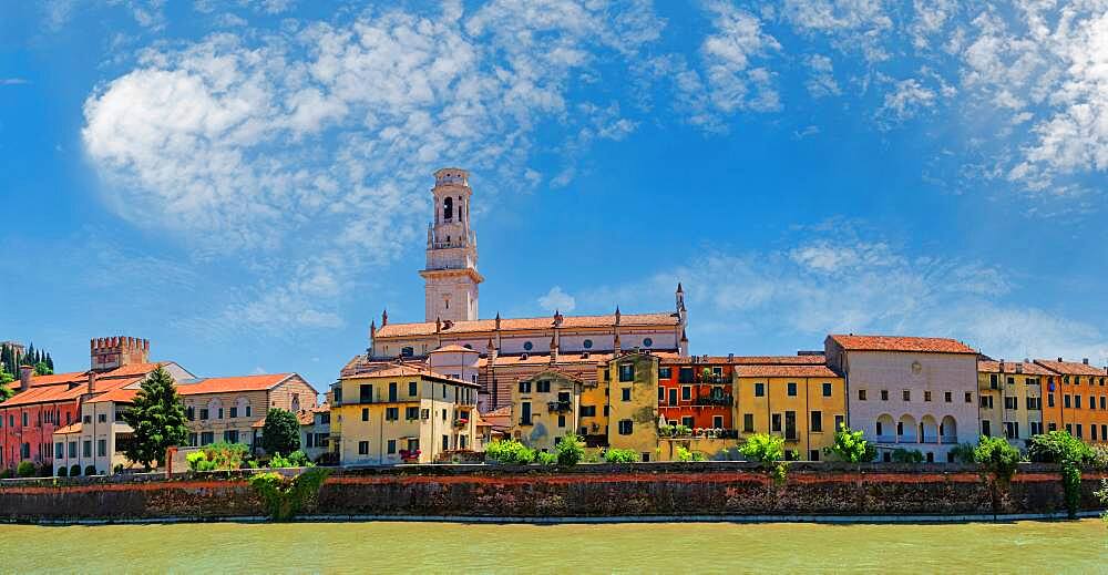 River Adige with Old Town Verona, Lungoadiges Giorgio, Verona, Veneto, Italy, Europe