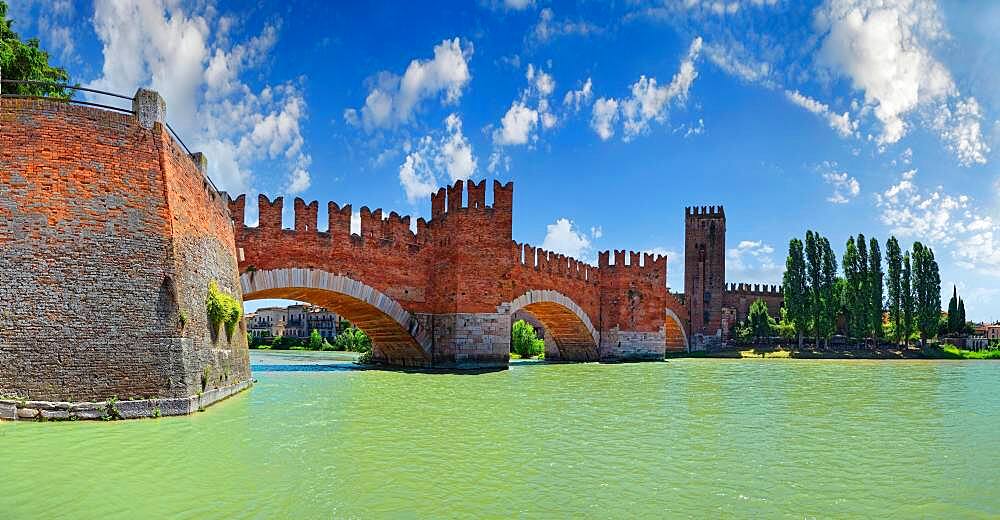 River Adige with the stone bridge Ponte Scaligero, Verona, Veneto, Italy, Europe