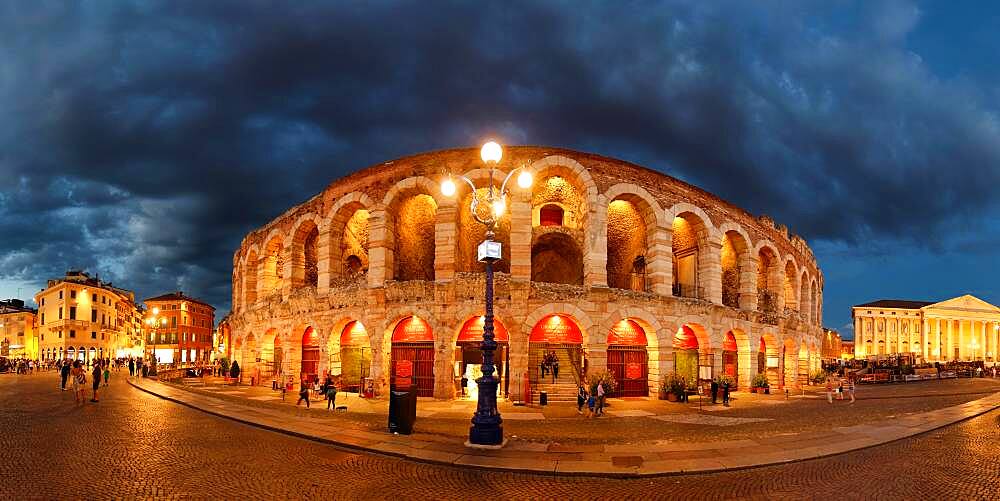 Roman amphitheater Arena di Verona in the evening, Piazza Bra, Verona, Veneto, Italy, Europe