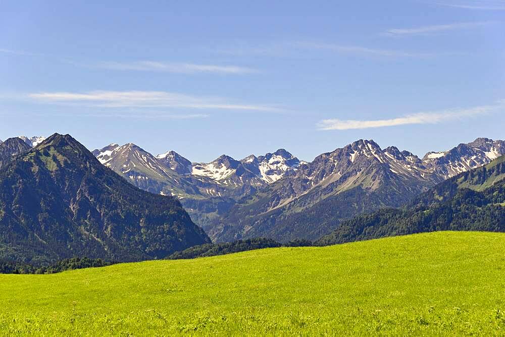 View from the meadows near the village Reichenbach to the mountain panorama of the Allgaeu Alps, in front the Himmelschrofen 1776 m, Allgaeu, Bavaria, Germany, Europe