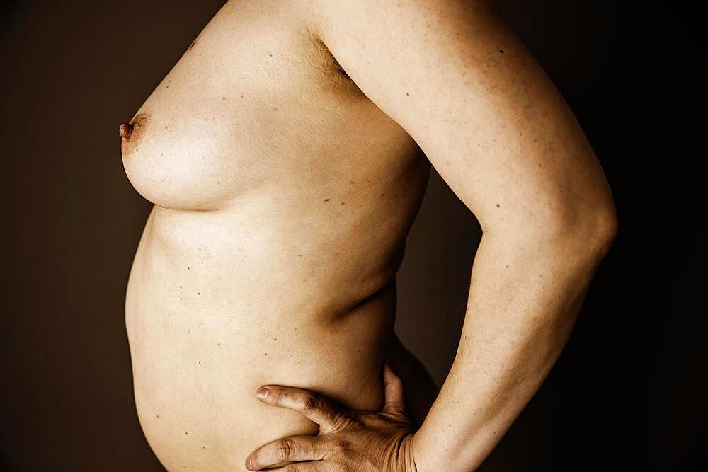 Female nude, side body view, studio shot, Germany, Europe