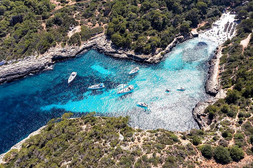 Aerial view, Cala Sa Nau, near Cala d'Or, with beaches and sailing boats Migjorn region, Majorca, Balearic Islands, Spain, Europe