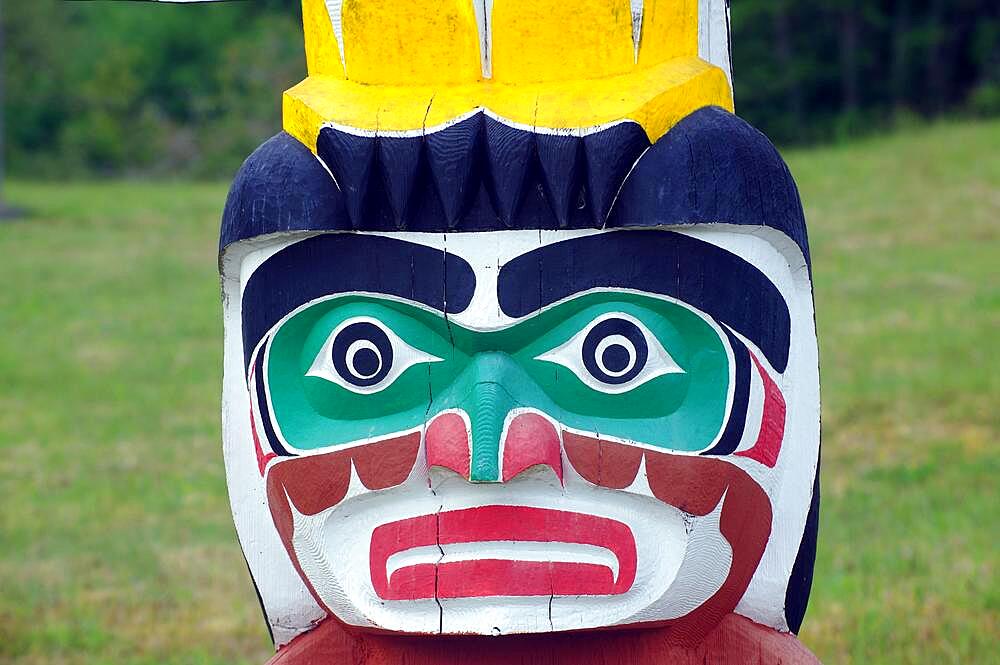 Face carved in wood, Toteem, Art, First Nation, Alert Bay, Vancouver Island, British Columbia, Canada, North America