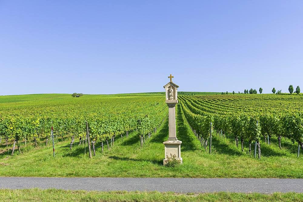 Wayside shrine near Volkach, Mainfranken, Lower Franconia, Franconia, Bavaria, Germany, Europe