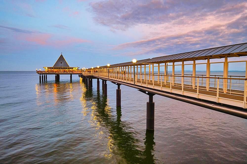 Evening mood, pier on the beach of Heringsdorf, Usedom Island, Mecklenburg-Western Pomerania, Germany, Europe