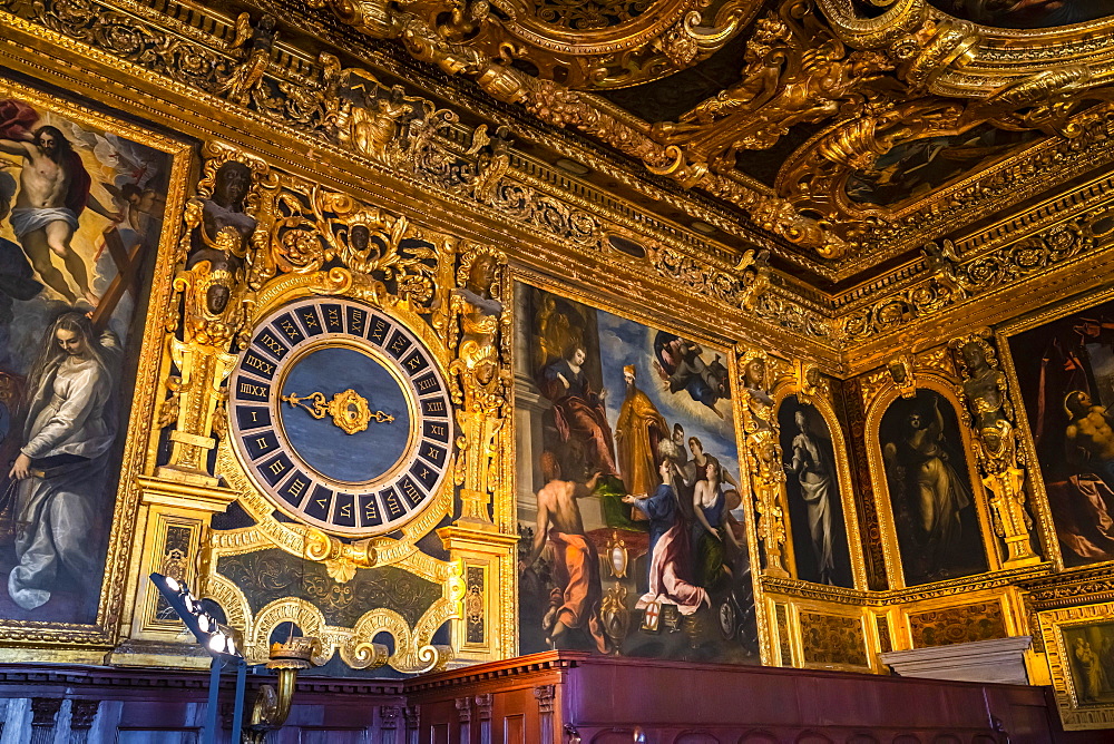 Sala del Collegio with wall clock, Decorated wall, Fresco and painting, Interior view, Doge's Palace, Palazzo Ducale, Venice, Veneto, Italy, Europe