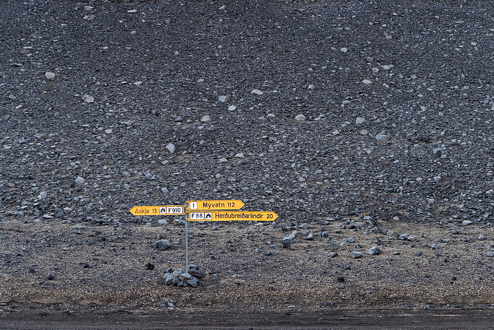 Road signs Askja Myvatn Heroubreioarlindir, Icelandic Highlands, Iceland, Europe