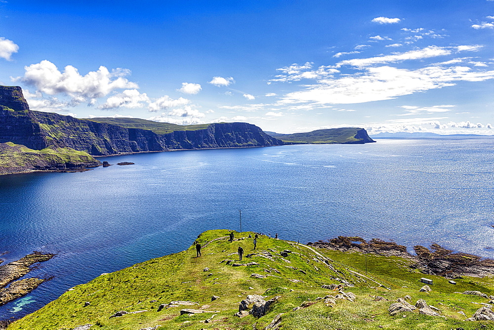 View from Neist Point peninsula to the cliffs of the west coast, Moonen Bay, Isle of Sky, Inner Hebrides, Scotland, United Kingdom, Europe