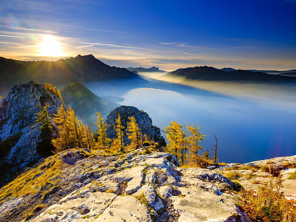 View from large Schoberstein of Attersee and Mondsee in the evening light, in the background the Schafberg and the Drachenwand, Salzkammergut, Upper Austria, Austria, Europe