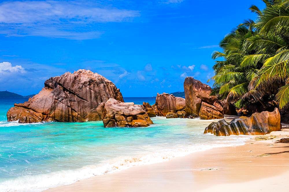 Granite rocks on Anse Patates beach, Granite Island, La Digue, Seychelles, La Digue, Seychelles, Africa