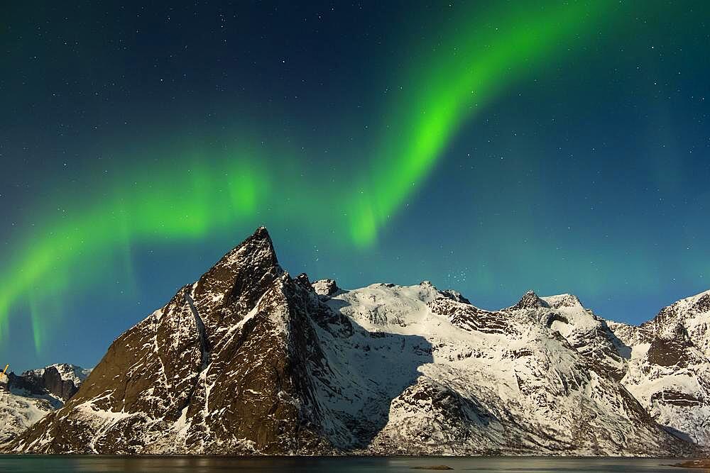 Northern lights (Aurora borealis), sea, mountains, stars, Hamnoy, Nordland, Lofoten, Norway, winter Scandinavian landscape, Europe