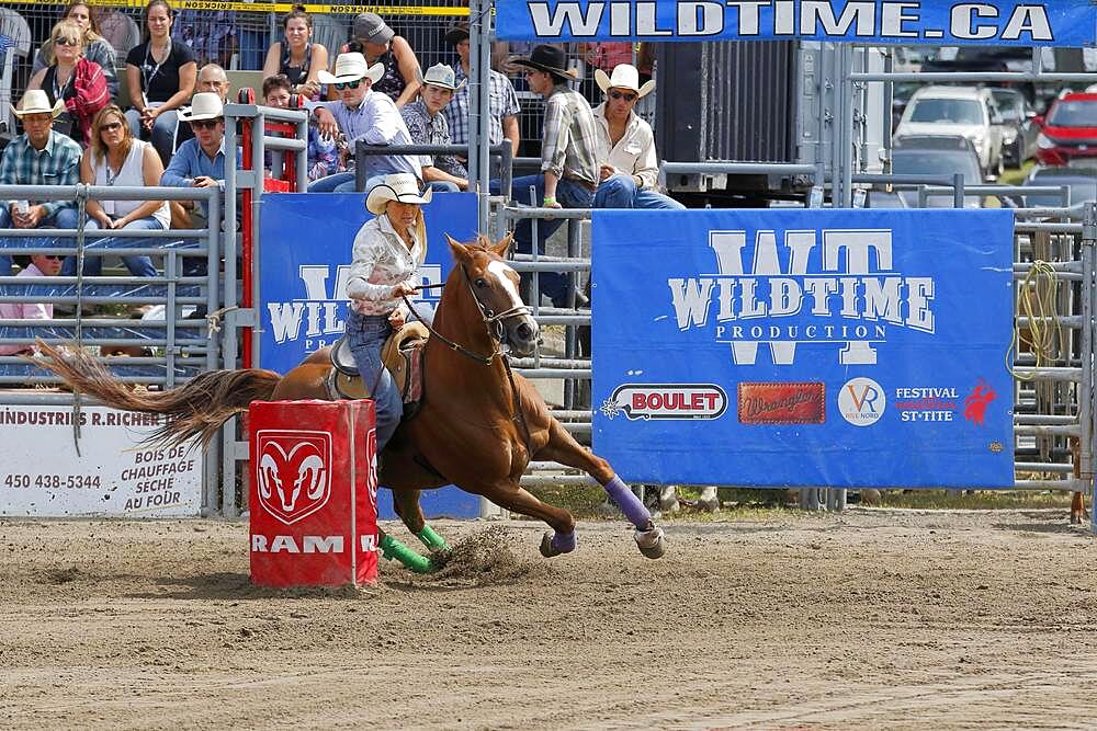 Rodeo competition, rodeo riders, Valleyfield Rodeo, Valleyfield, Province of Quebec, Canada, North America