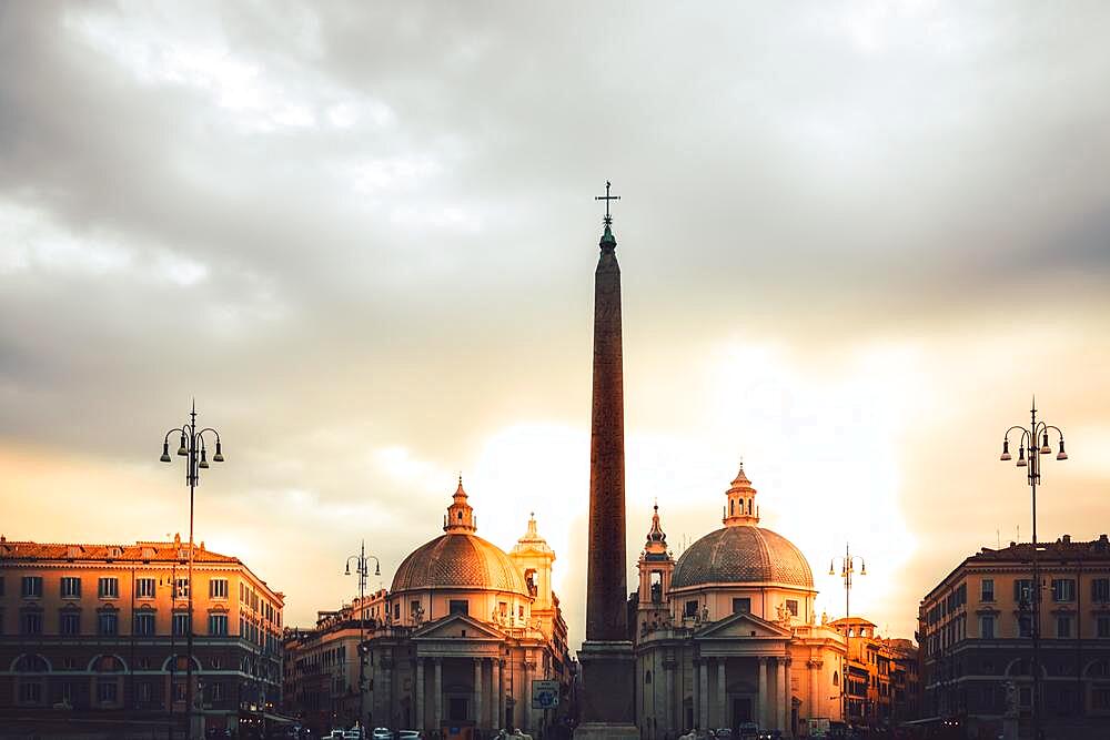 Sunrise, Classical Piazza del Popolo with the churches of Santa Maria in Monte Santo and Santa Maria del Miracoli, Obelisco Flaminio, Egyptian obelisk, Rome, Lazio, Italy, Europe