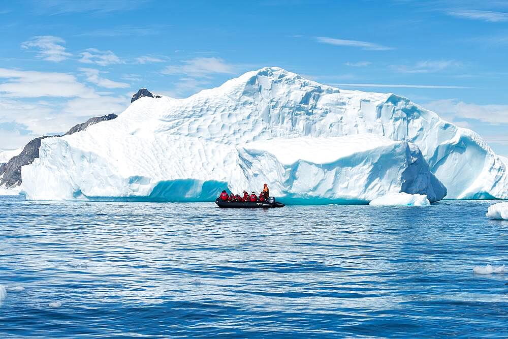 Zodiac trip around icebergs, Antarctica