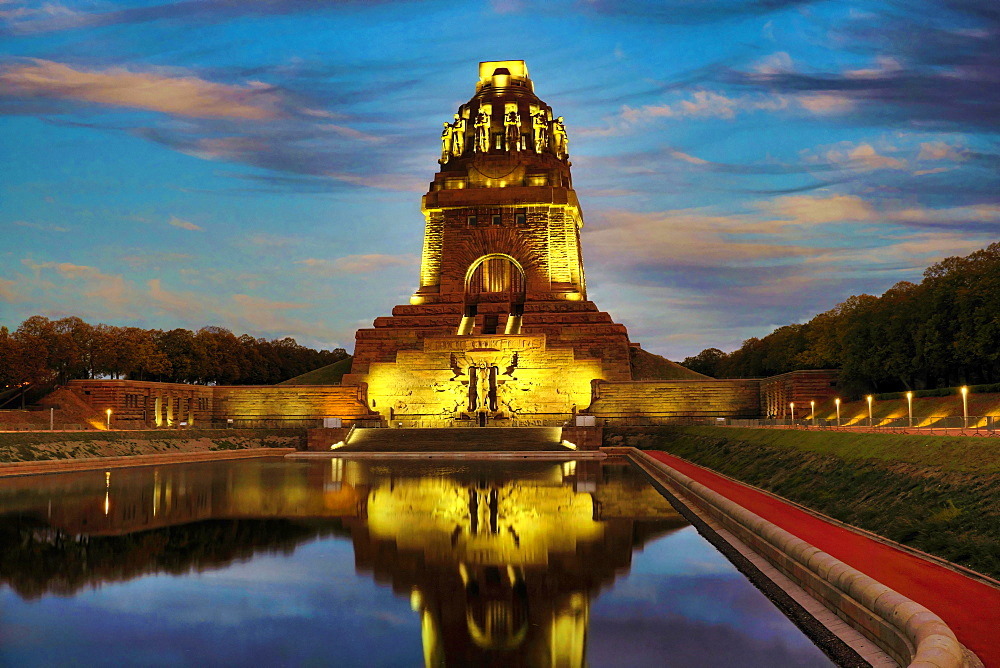 Monument to the Battle of the Nations, evening mood, reflection in the water, Leipzig, Saxony, Germany, Europe